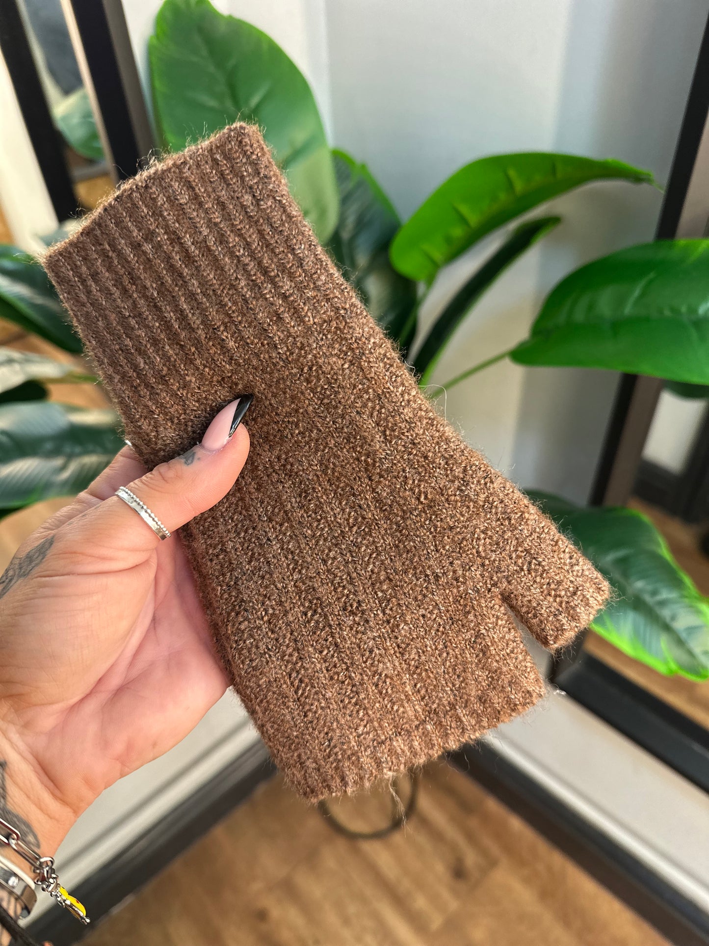 ICHI Violette Fingerless Mittens Monk’s Robe