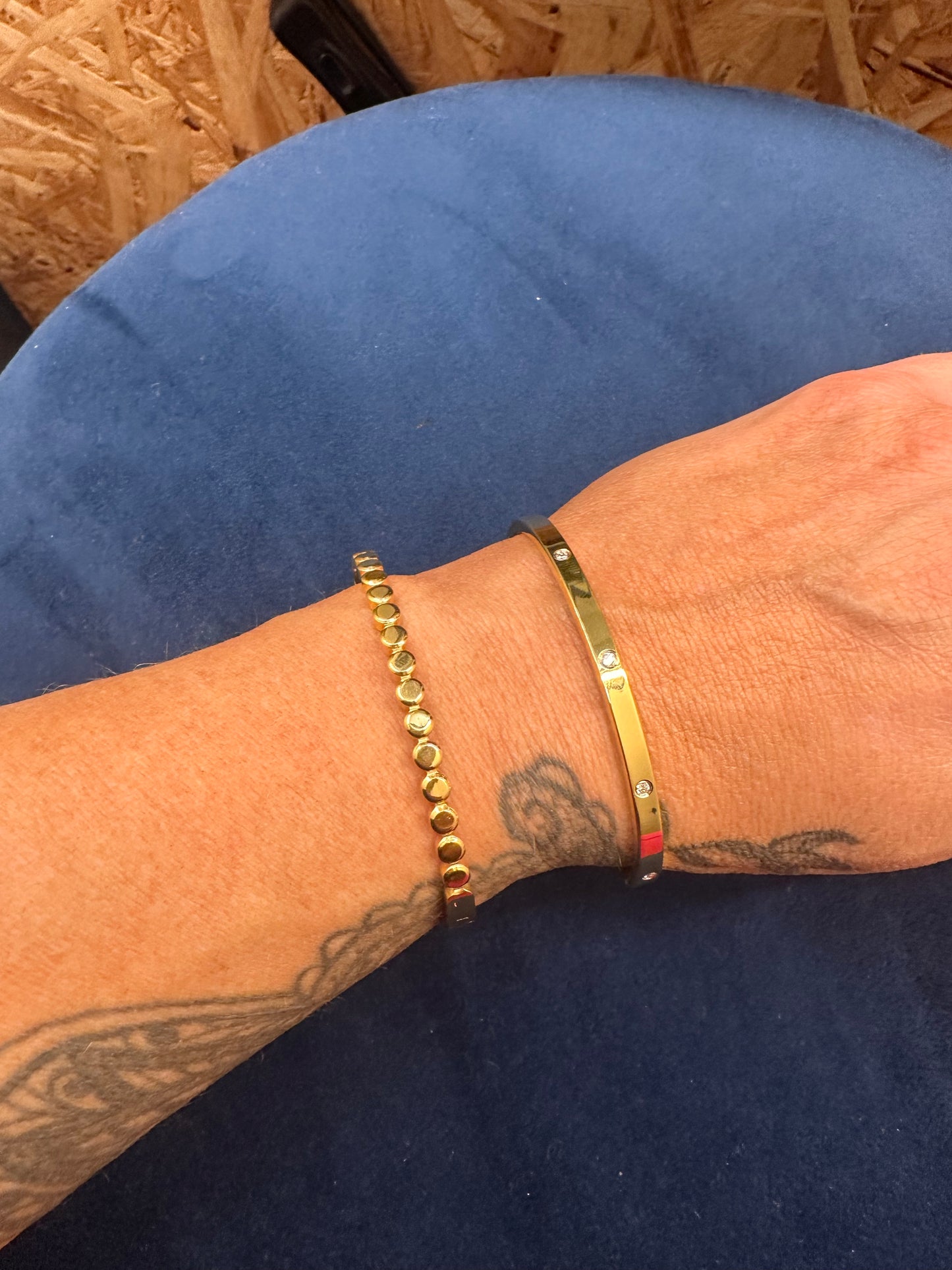 MISGRACEFUL Spot Bangle Gold