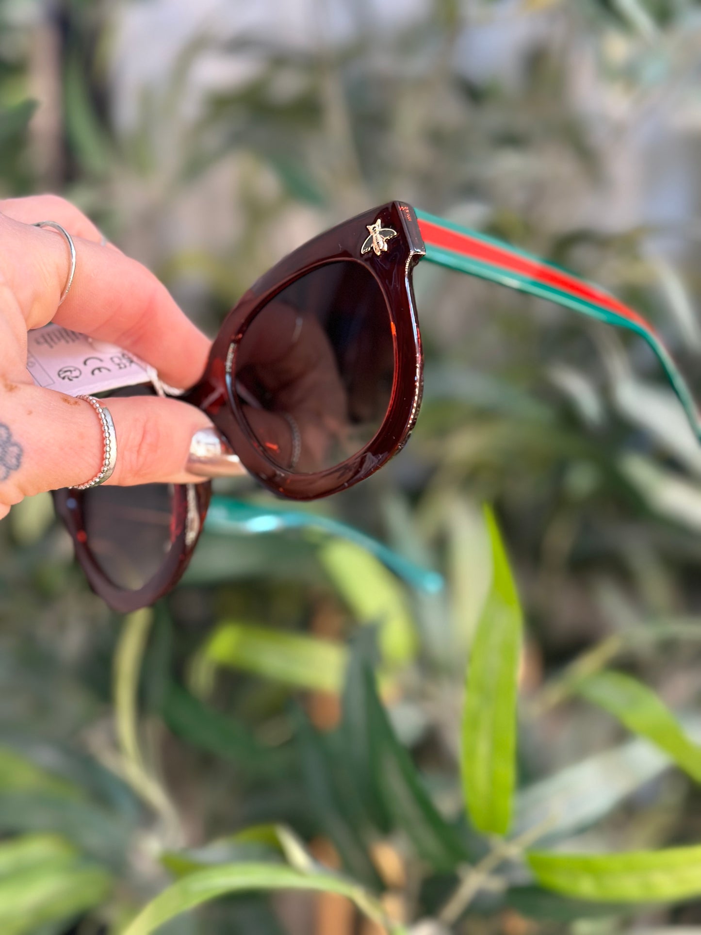 Retro Round Sunglasses With Gold Bee