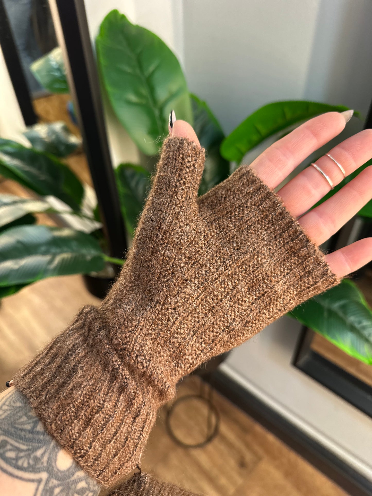 ICHI Violette Fingerless Mittens Monk’s Robe
