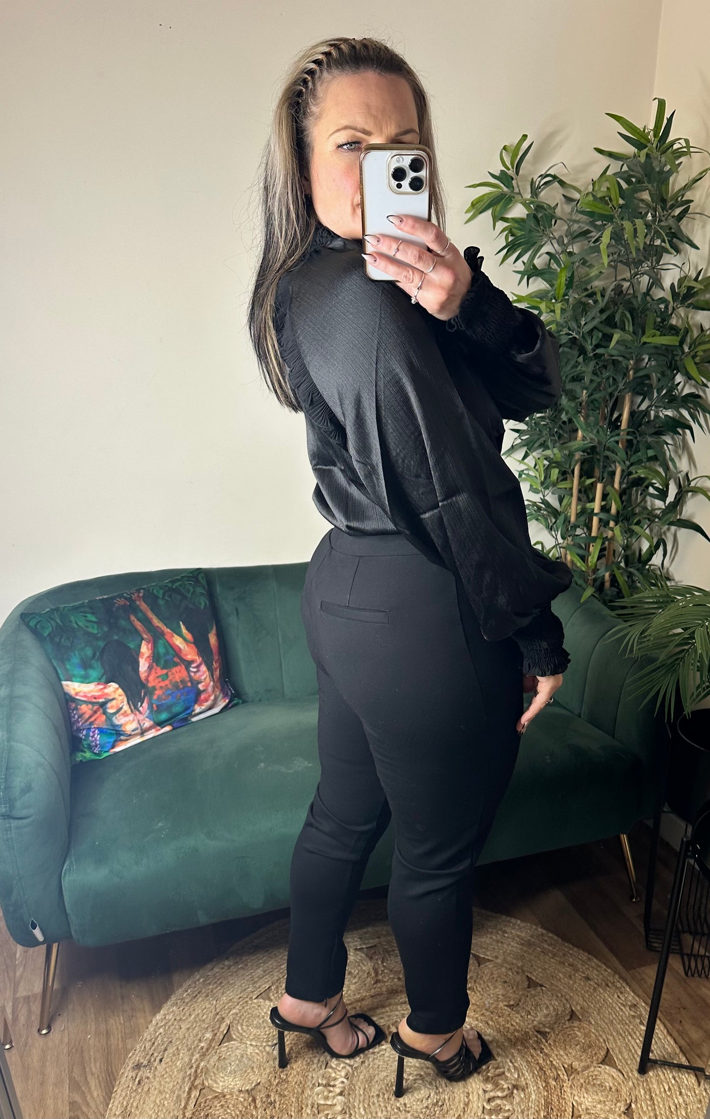 YEST Phileine Trousers Black