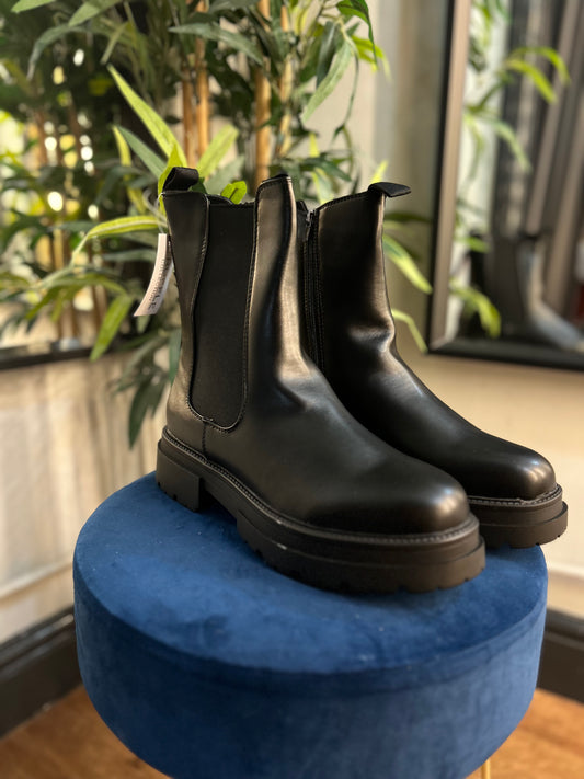 Perth Chunky Chelsea Boot