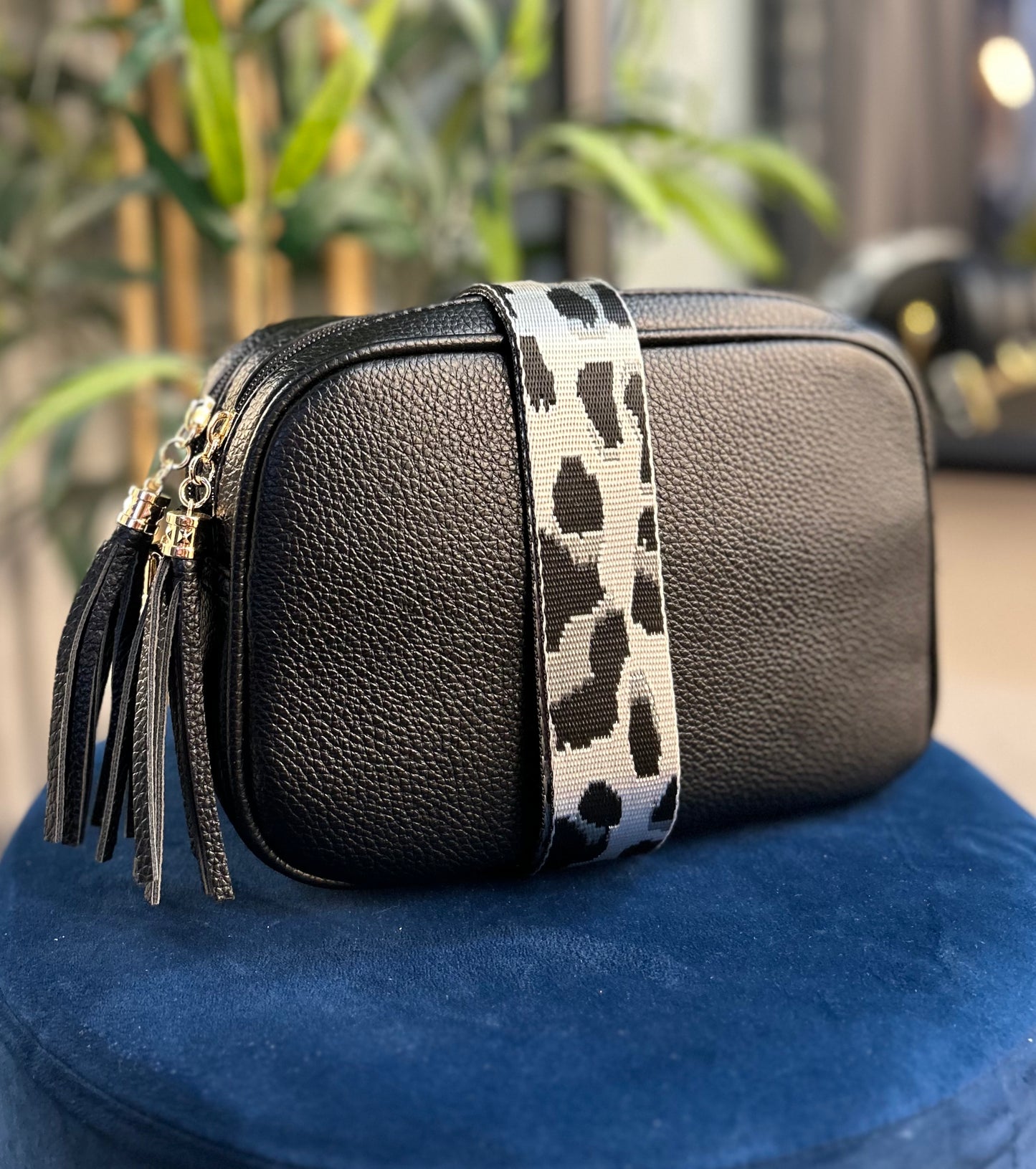 Bailey Double Zip Camera Bag With Strap Black