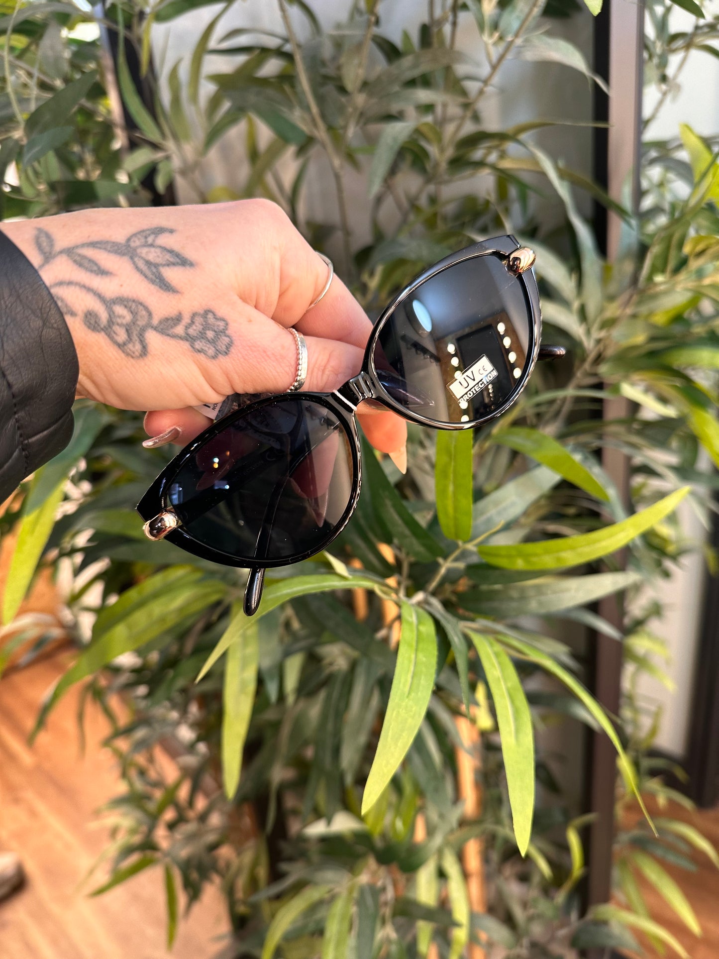 Oversized Cut Out Cat Eye Sunglasses