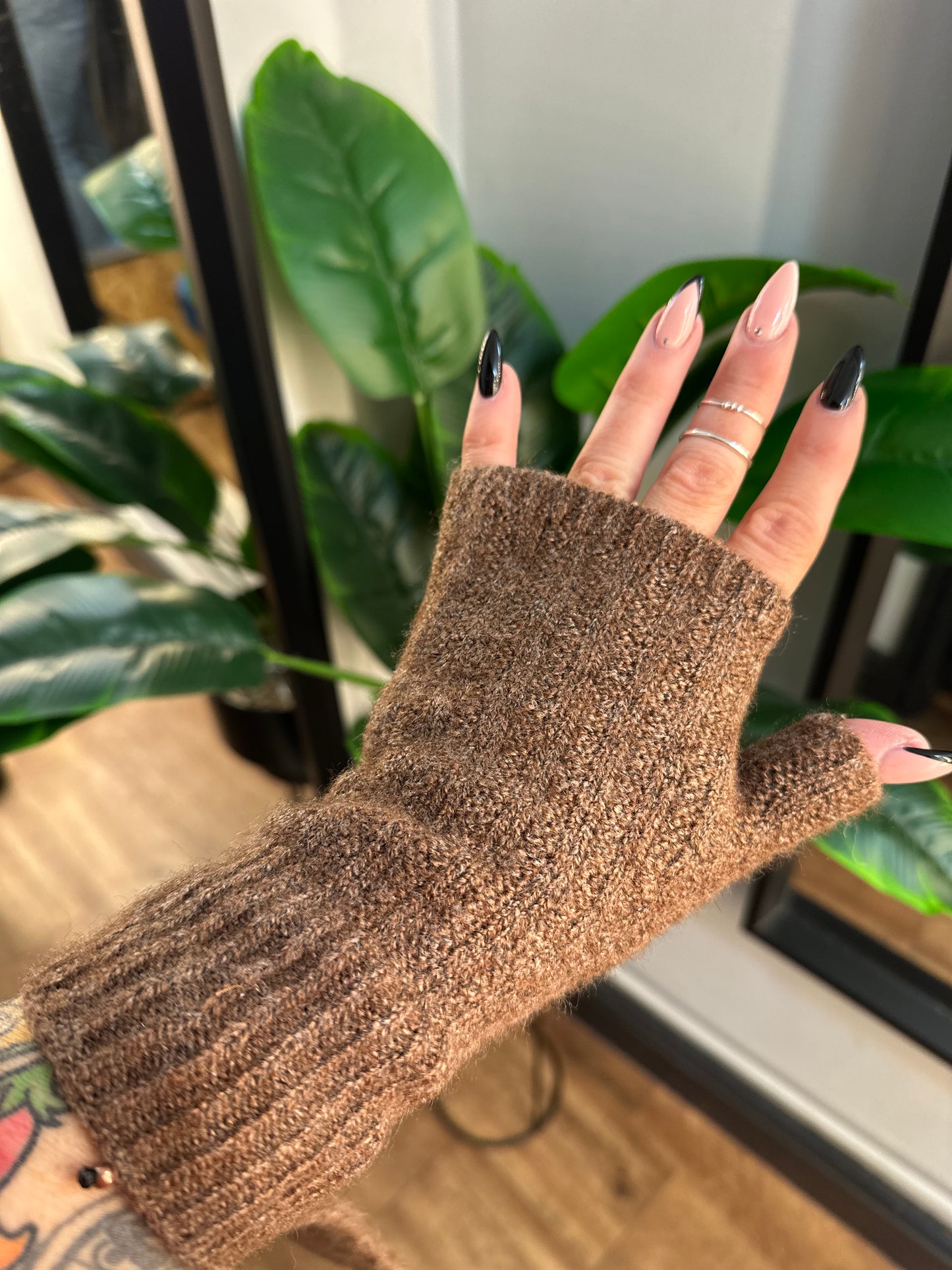 ICHI Violette Fingerless Mittens Monk’s Robe