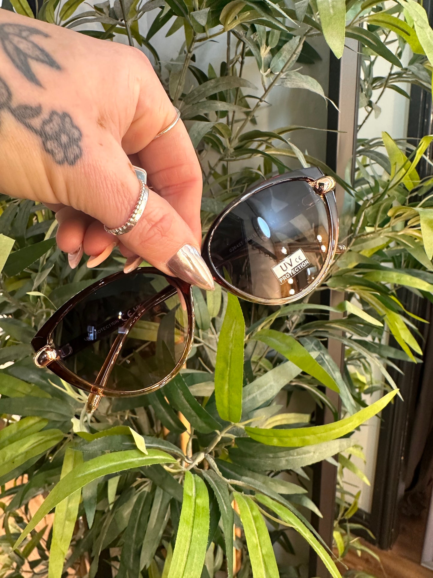 Oversized Cut Out Cat Eye Sunglasses