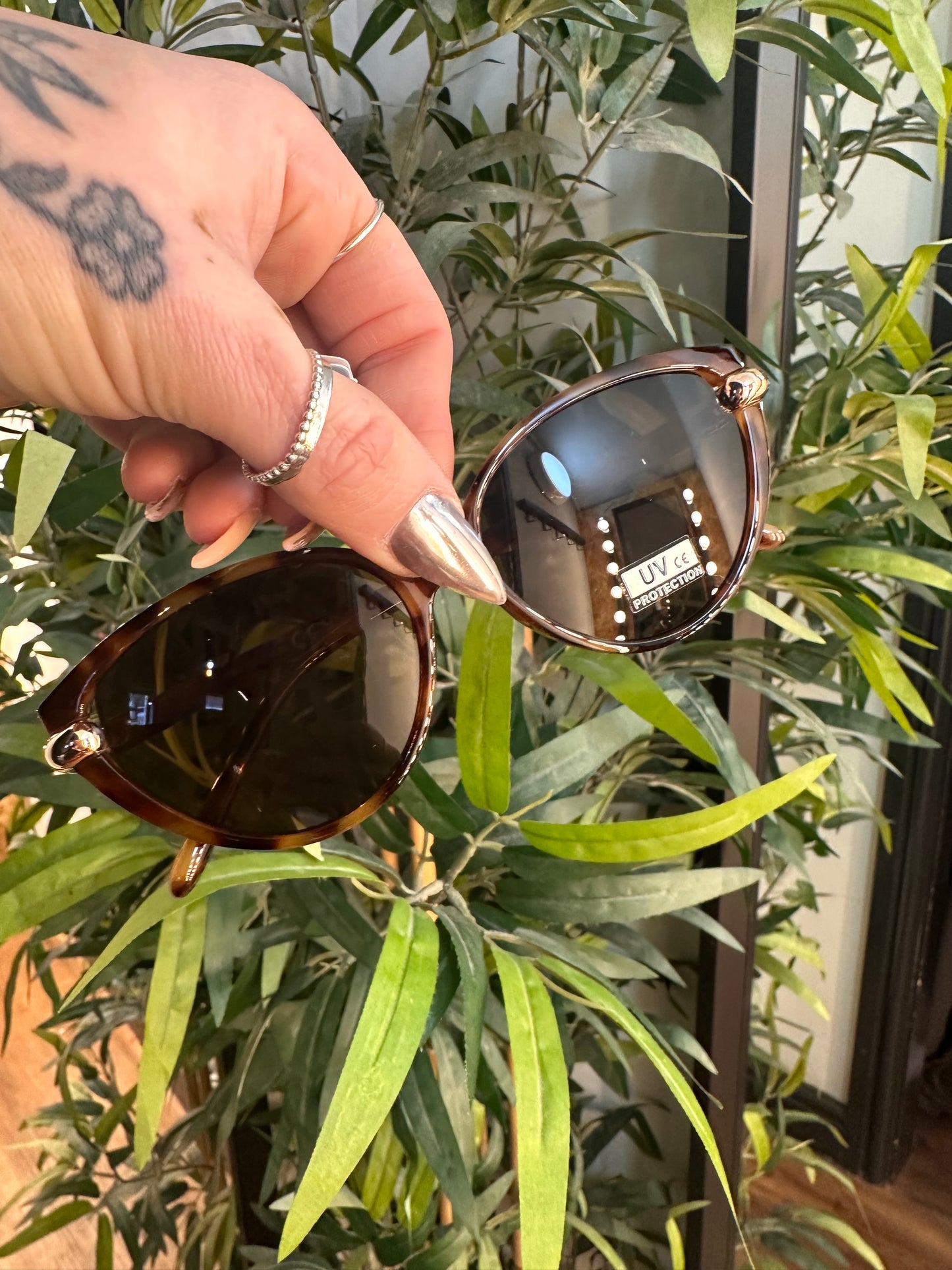 Oversized Cut Out Cat Eye Sunglasses