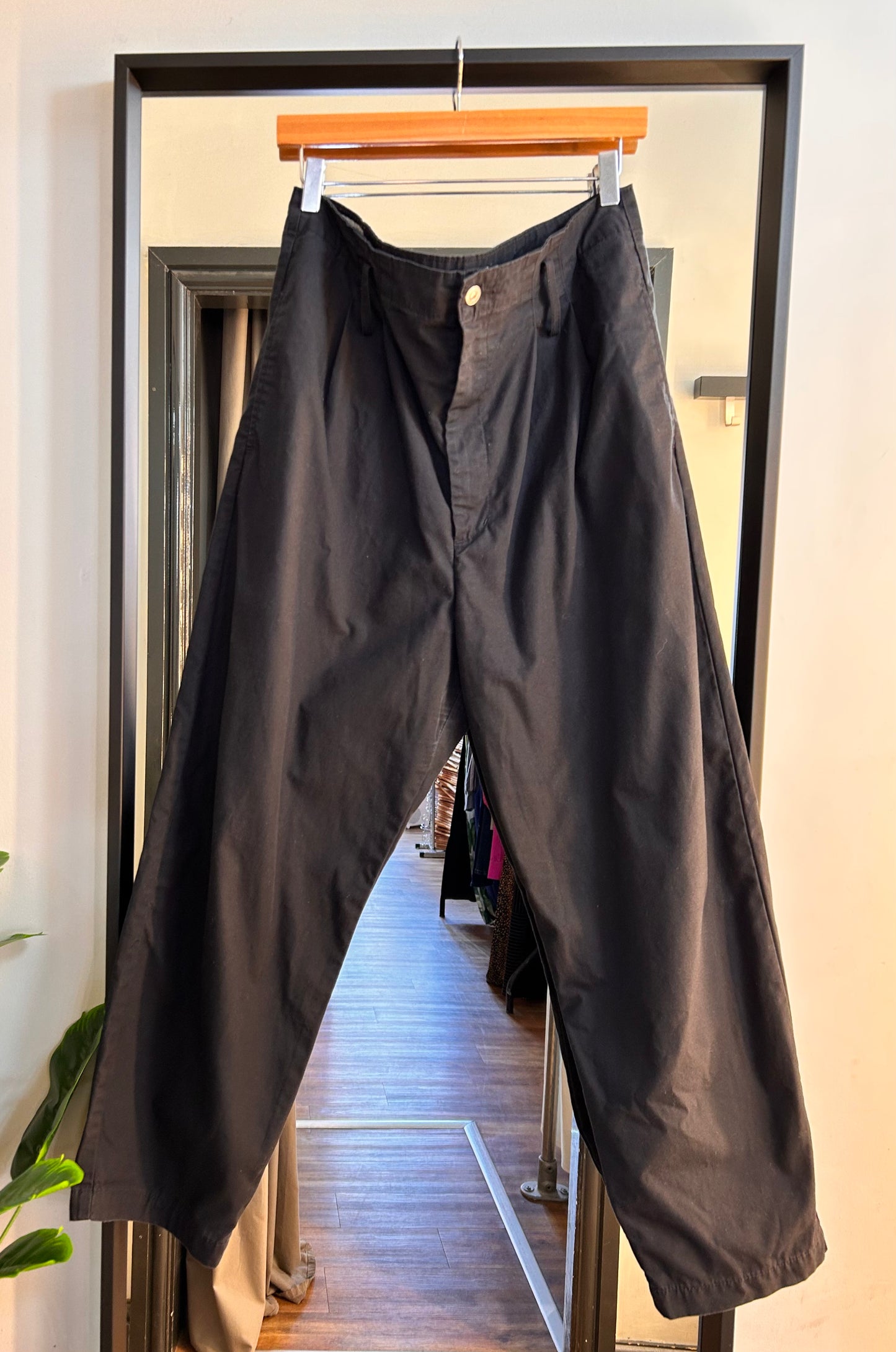 PRELOVED Levi's Black Loose Taper Trousers Size 32