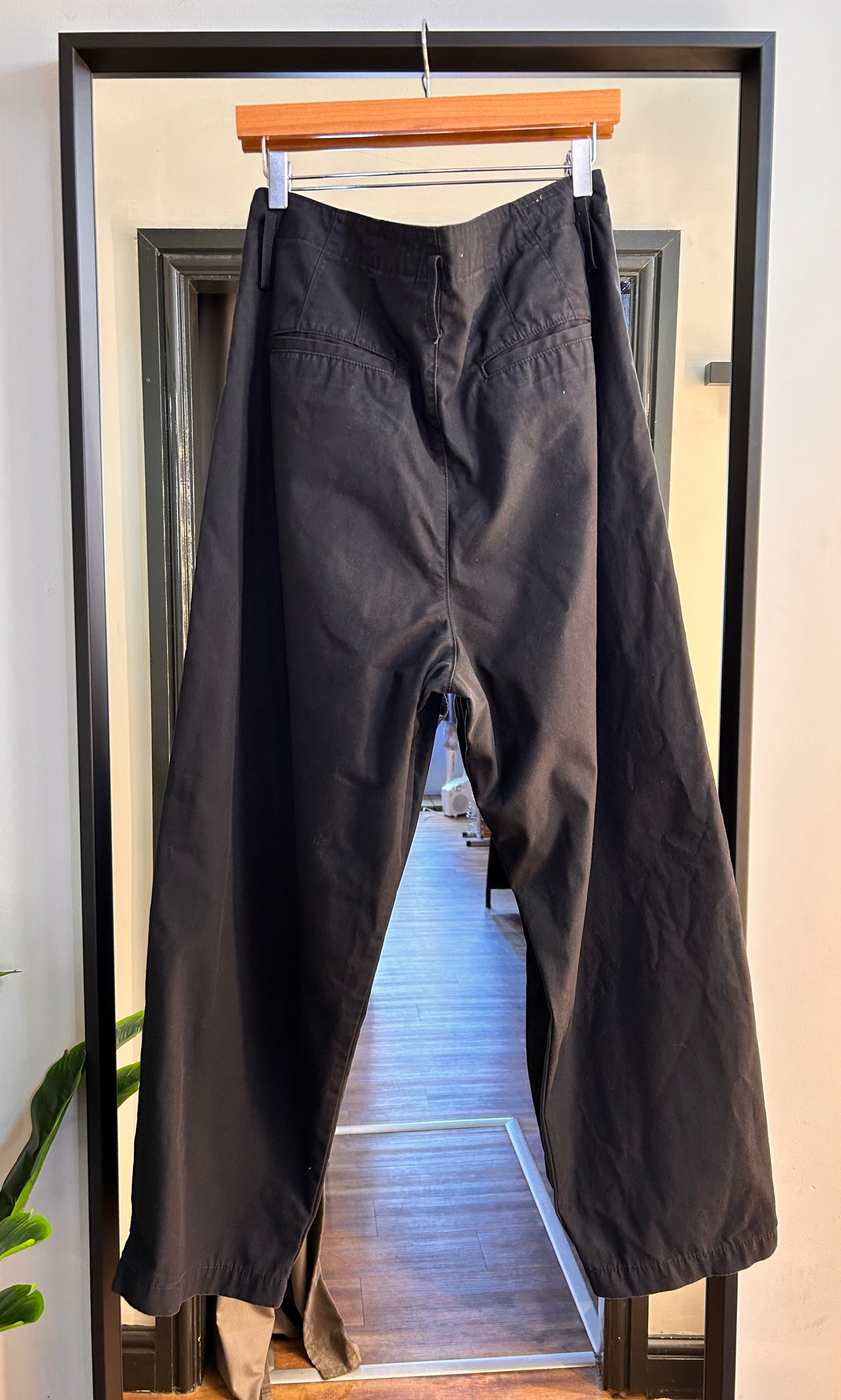 PRELOVED Levi's Black Loose Taper Trousers Size 32